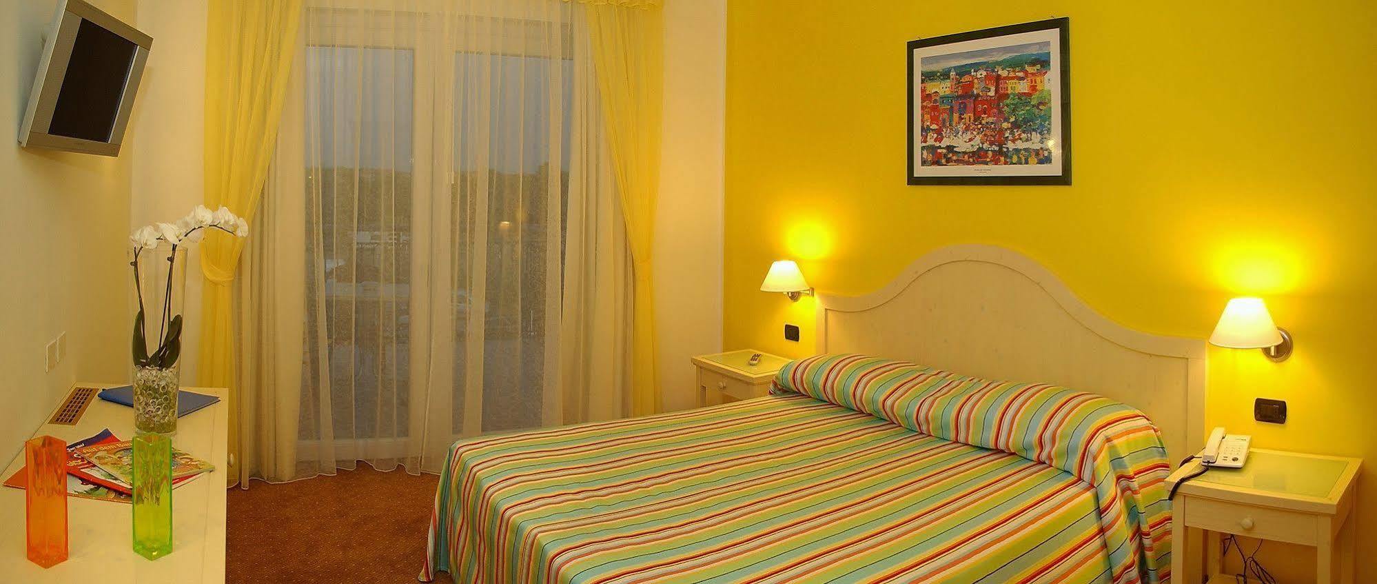 Hotel Bella Italia Peschiera del Garda Eksteriør bilde